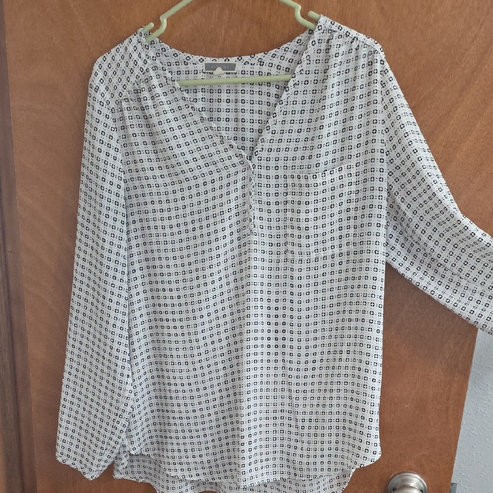 Pleione Black and White Geometric Blouse